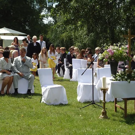 Hotel Seehotel Am Neuklostersee 4*