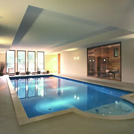 Hotel Seehotel Am Neuklostersee 4*